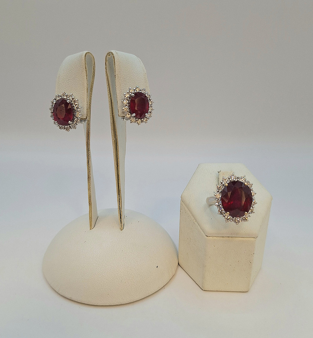 Anello e paio orecchini oro pietre diamantini