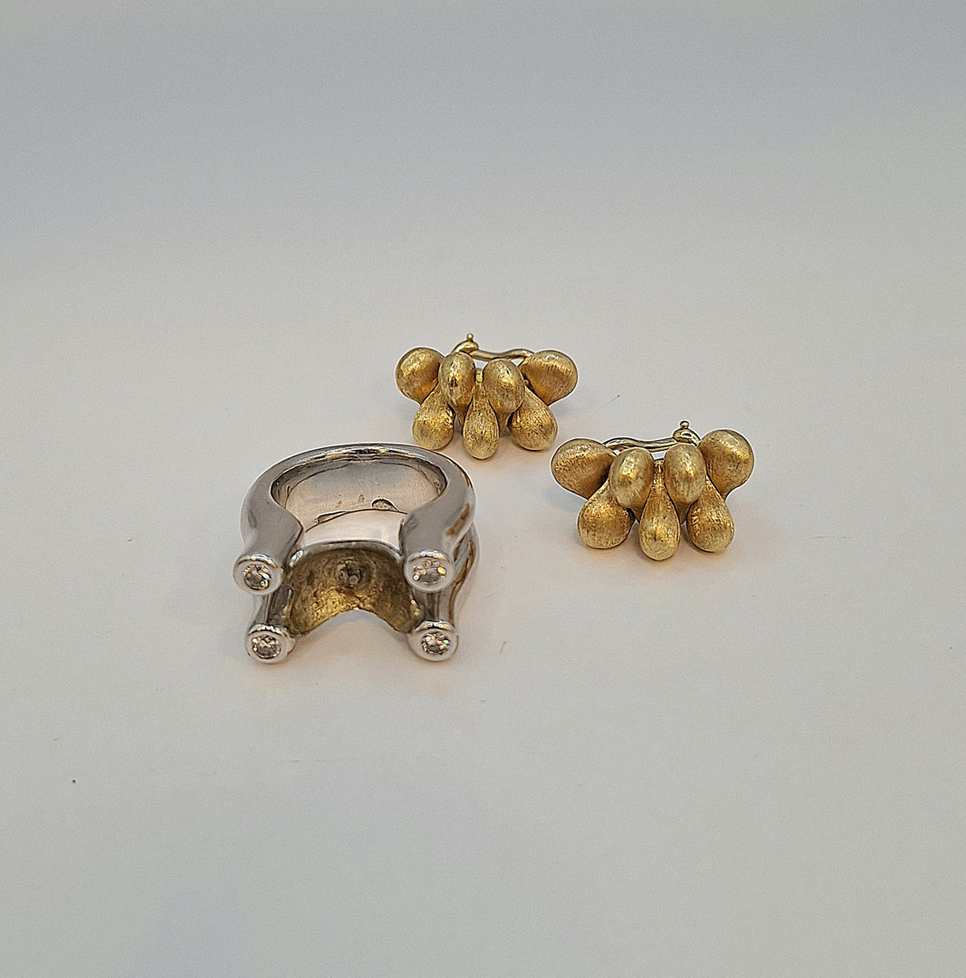 Anello e paio orecchini oro diamantini