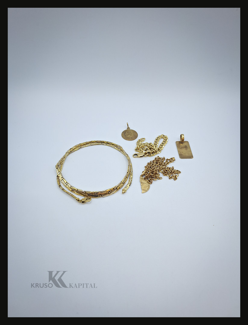 Due collane bracciale e ciondoli oro 