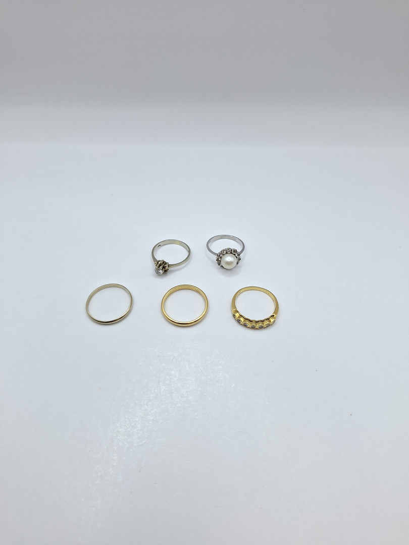 Cinque anelli in oro diamantini perla pietre
