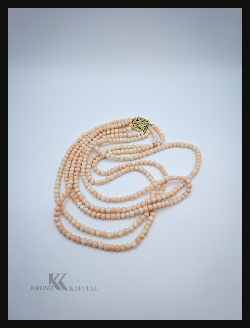 Collana di coralli con chiusura oro