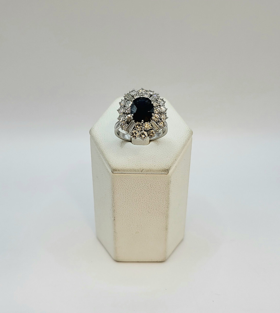 Anello oro pietra diamanti