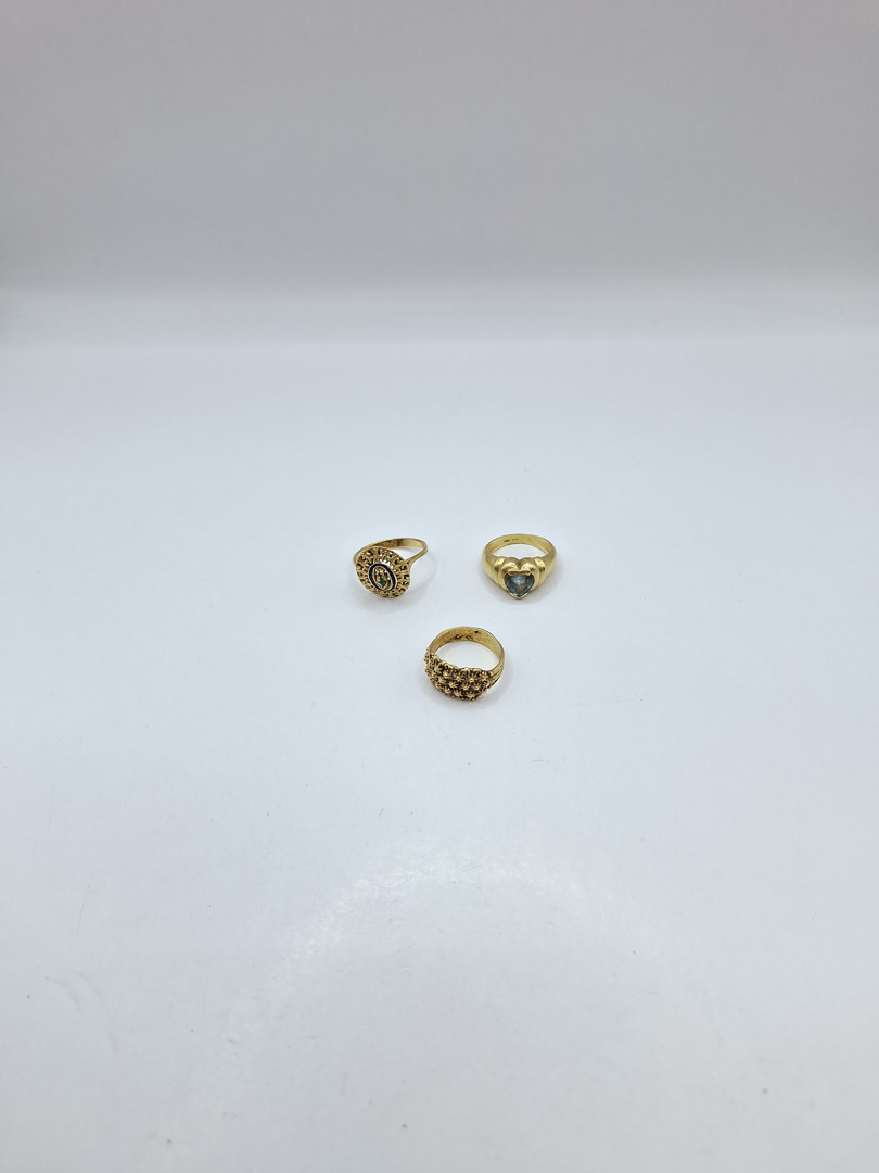 Tre anelli in oro pietre 