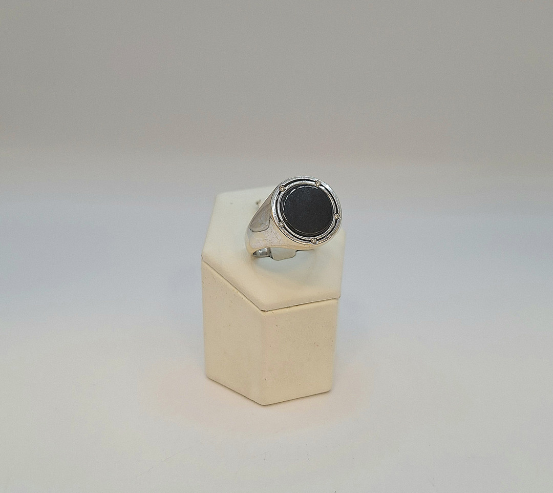 Anello oro pietra diamantini