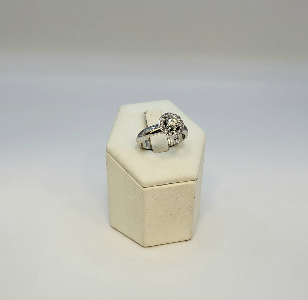 Anello oro diamante diamantini