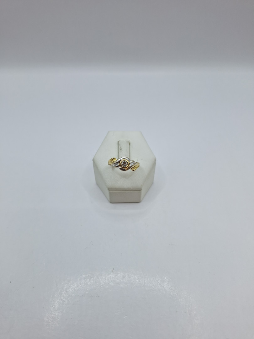 Anello oro con diamante