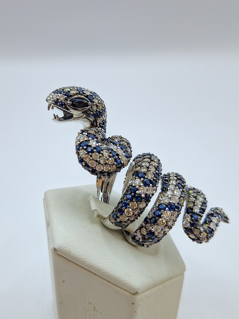 Anello oro diamanti pietre
