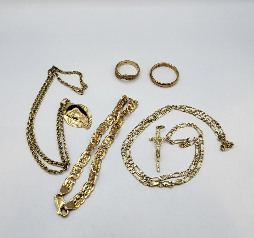 Vari oggetti oro smalti 