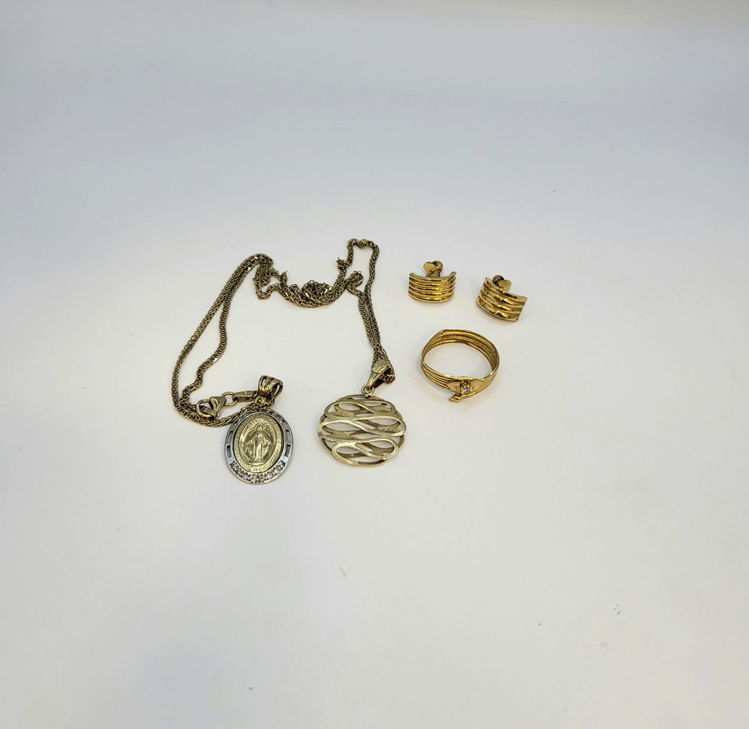 Anello paio orecchini collana 2 ciondoli oro
