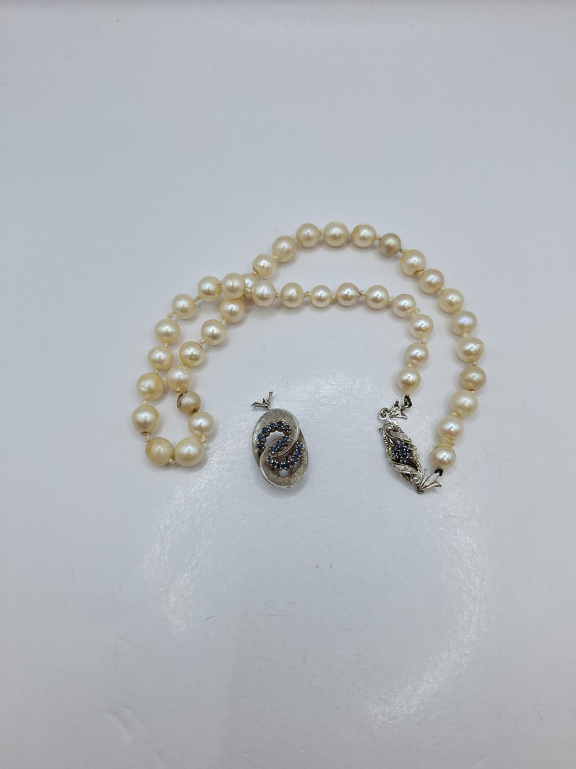 Ciondolo oro pietre e collana di perle con chiusura oro 