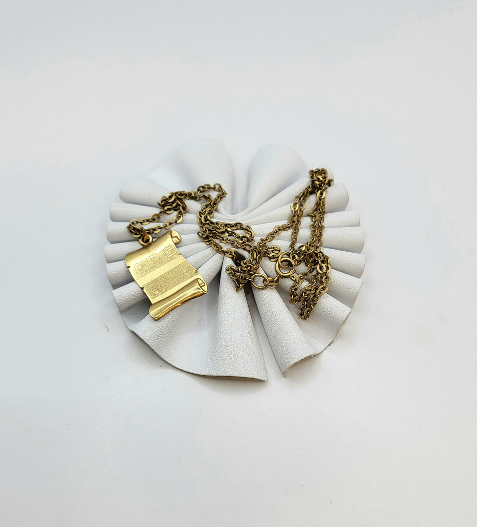 Collana e ciondolo oro
