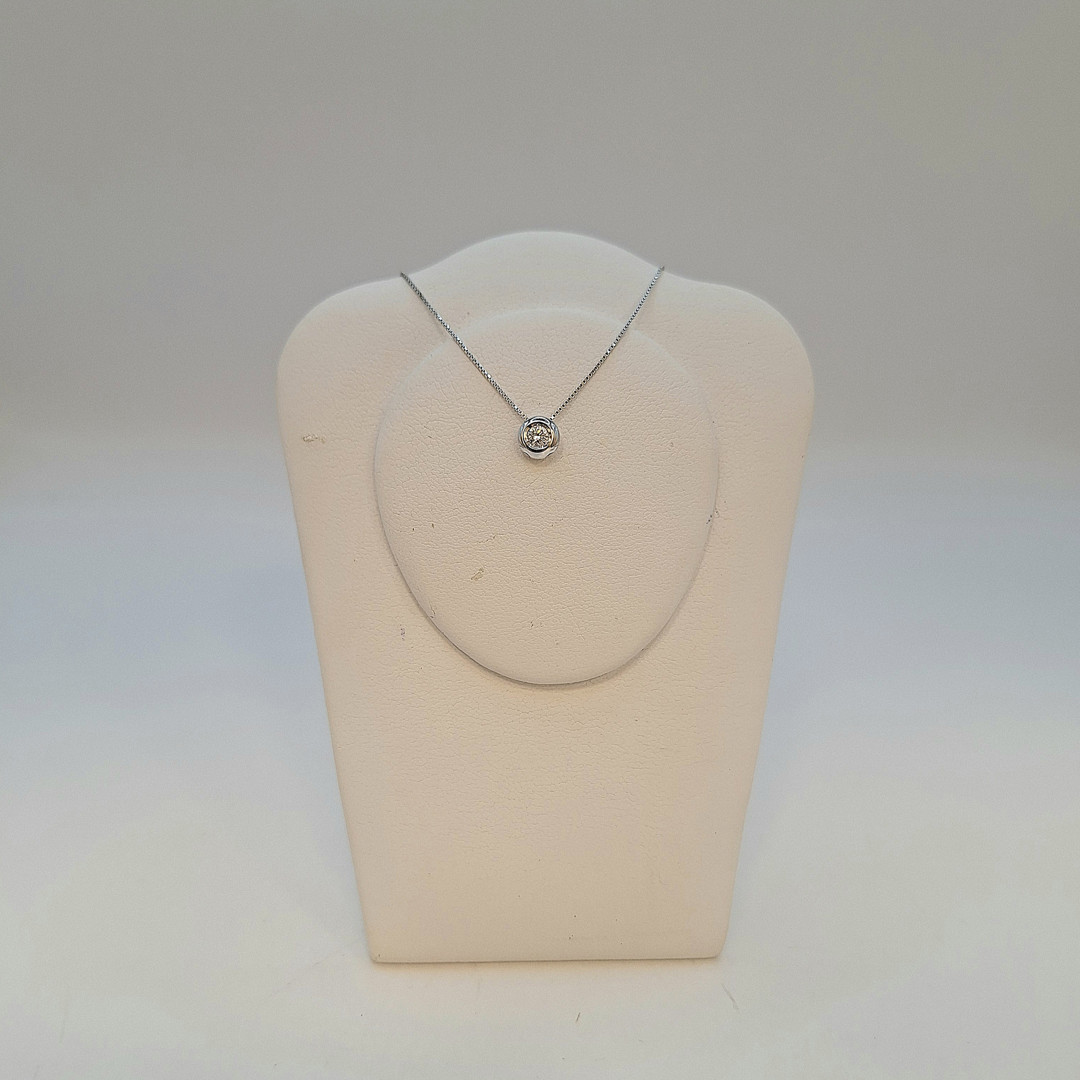 Catenina con ciondolo oro diamantino