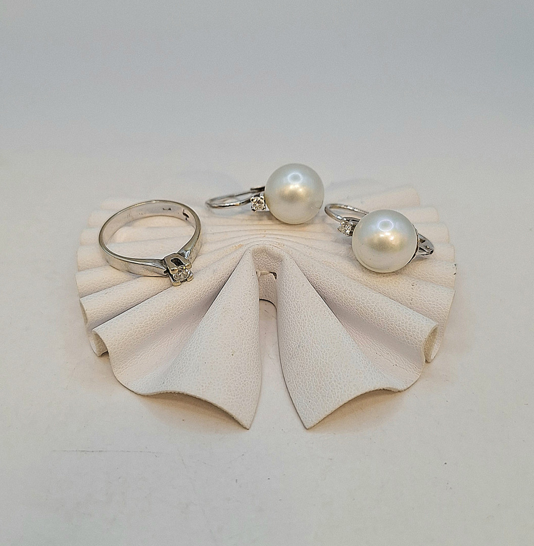 Anello e paio orecchini oro perle diamantini