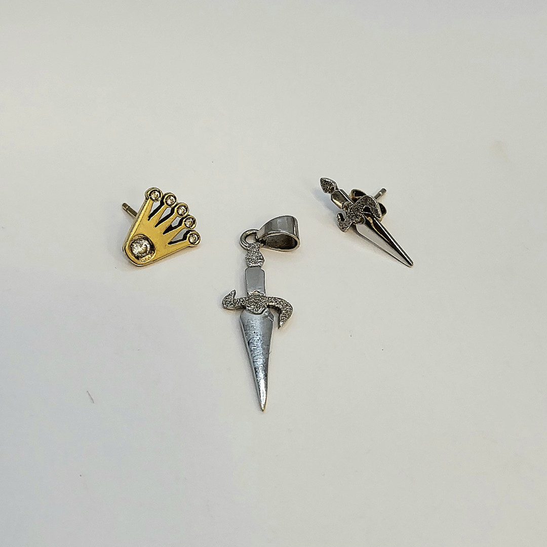 2 orecchini ciondolo oro pietre