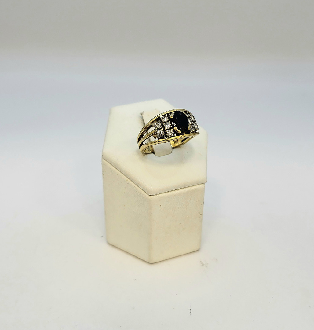 Anello oro pietra diamantini