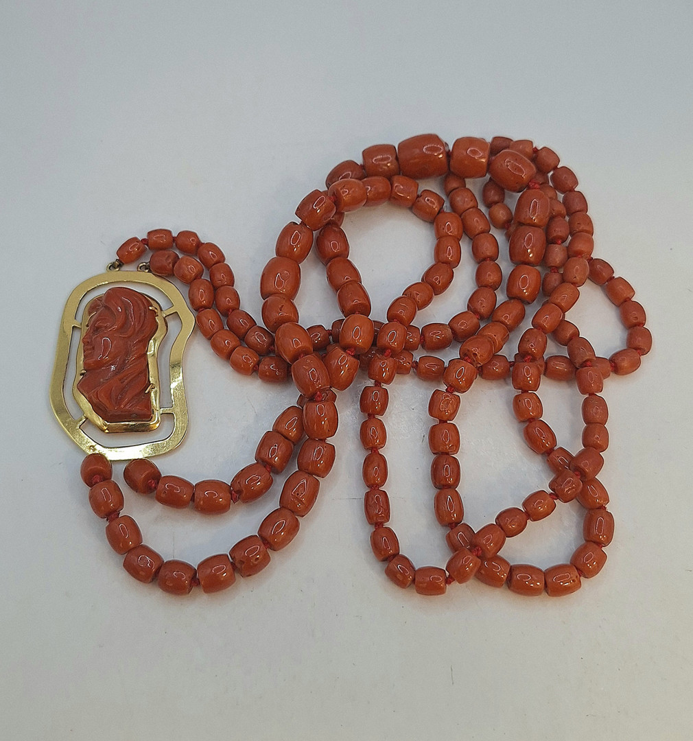 Collana corallo e oro