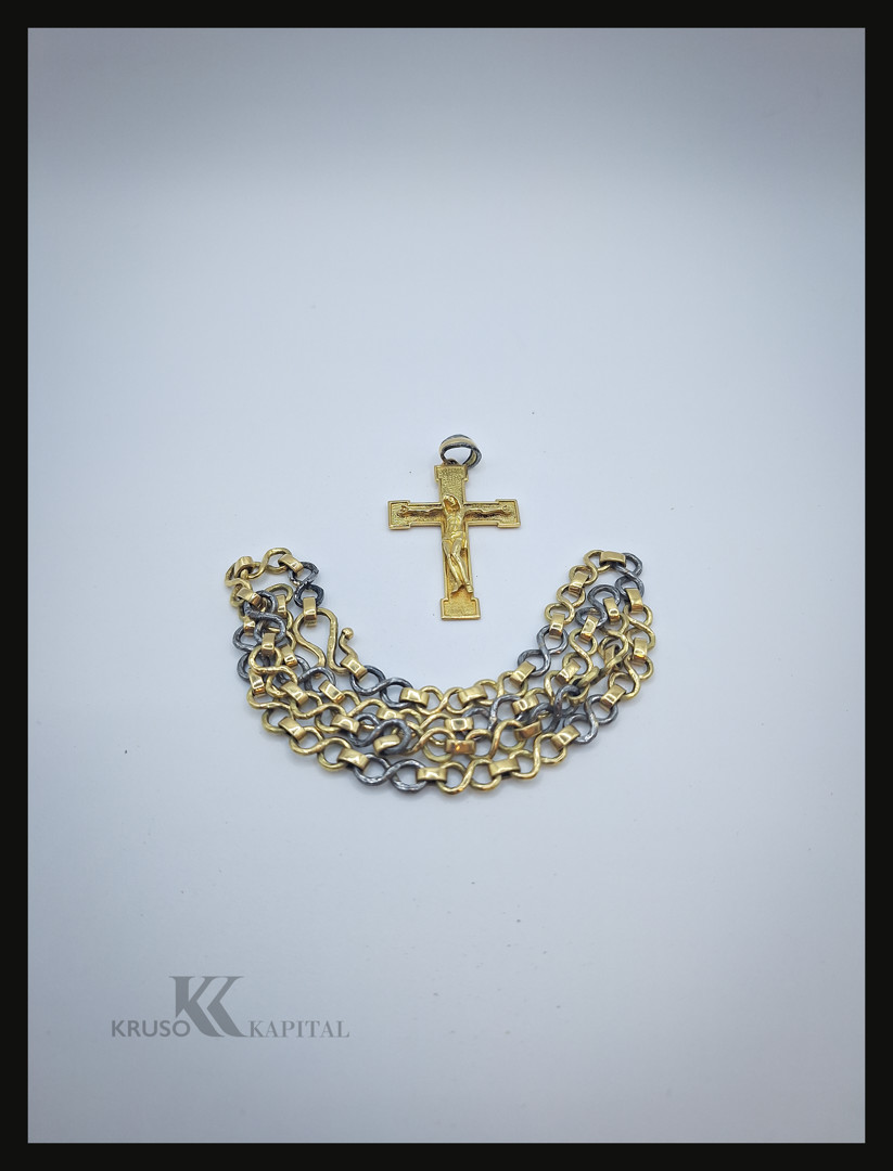 Collana e croce oro argento