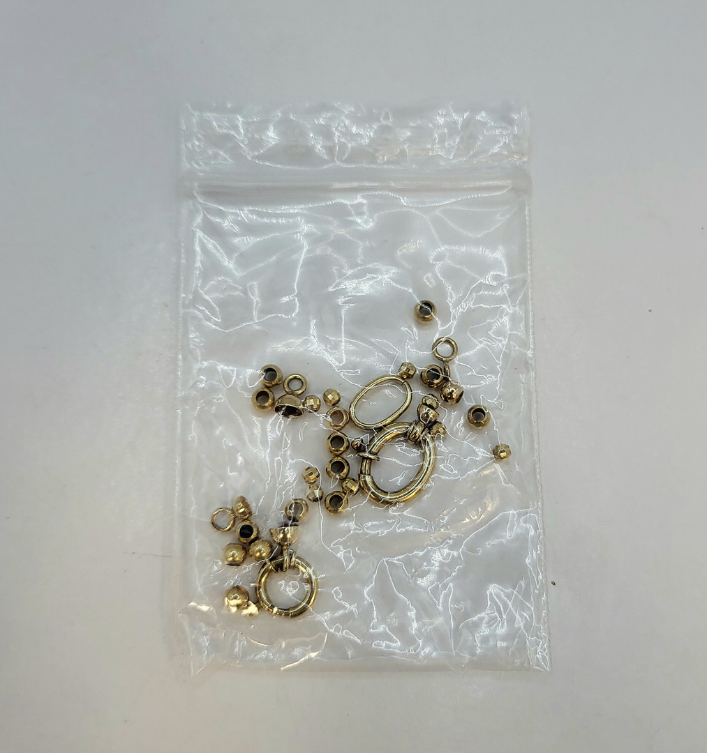 Vari pezzi oro