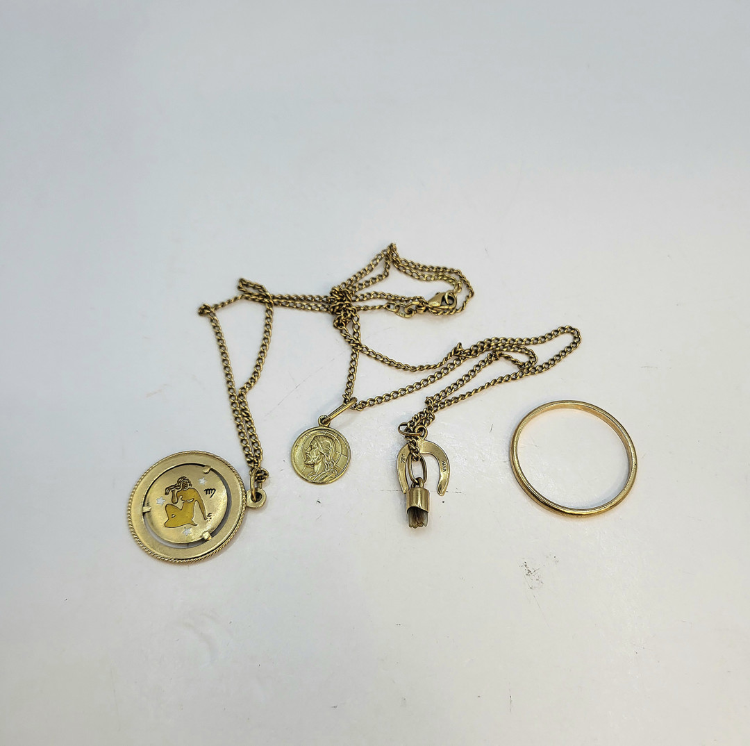 Vari oggetti oro 