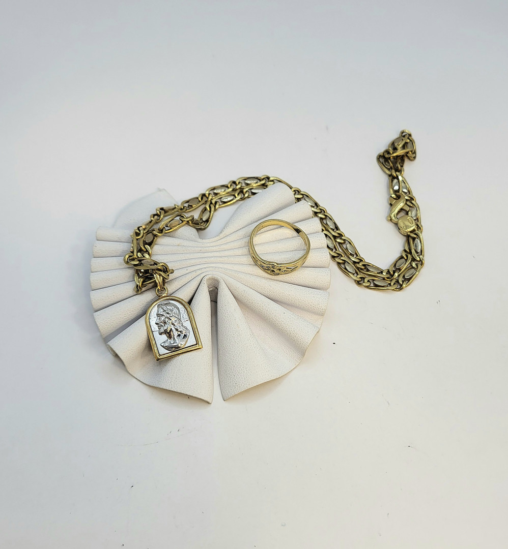 Collana ciondolo e anello oro diamantini 