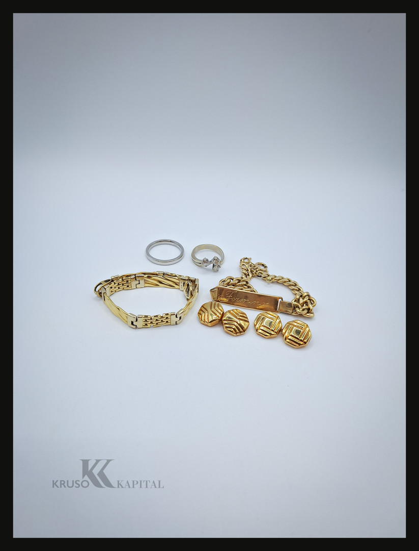 Due bracciali due paia gemelli e due anelli in oro diamanti