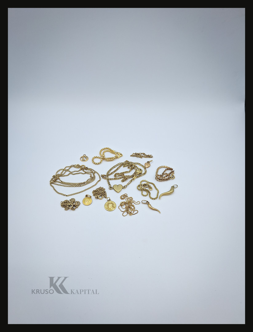 Vari oggetti in oro 