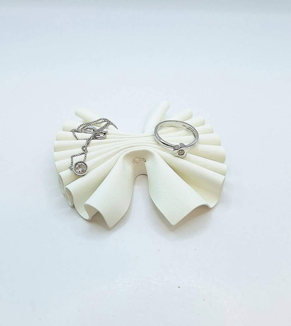 Anello e collana oro diamanti 