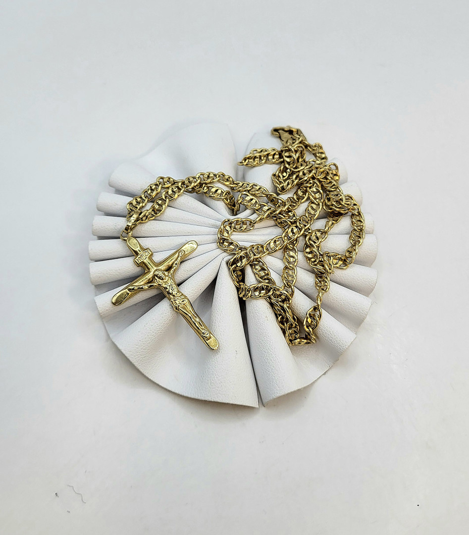 Collana e ciondolo oro