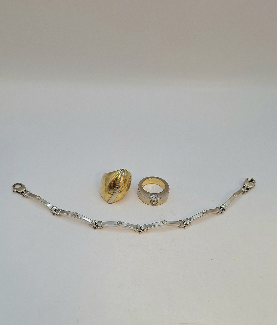 Due anelli e bracciale oro diamantini
