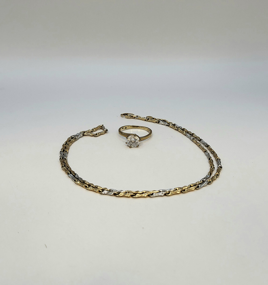 Collana e anello oro pietra