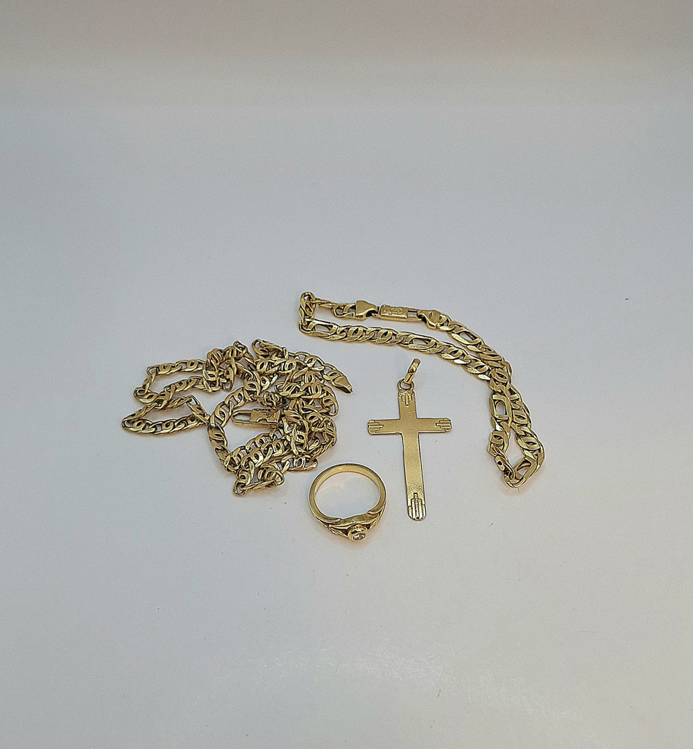 Vari oggetti oro diamantino
