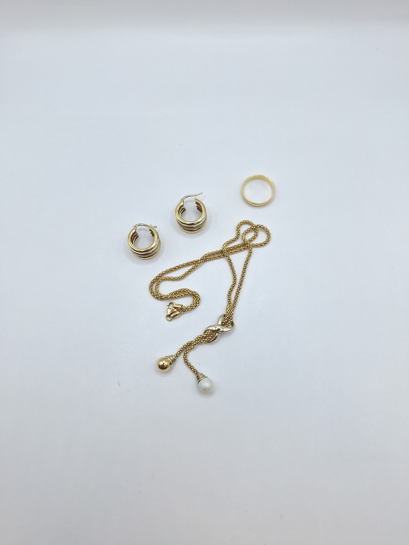 Vari oggetti oro perla