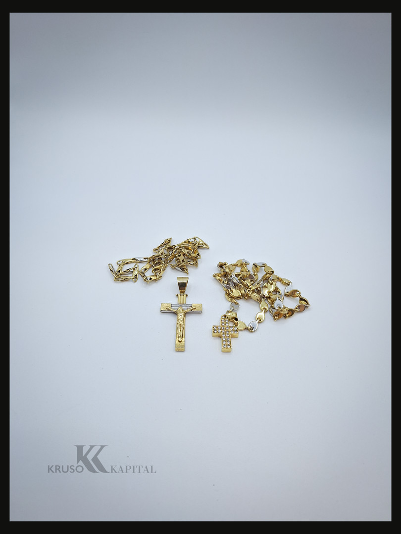 Due collane due croci oro pietre