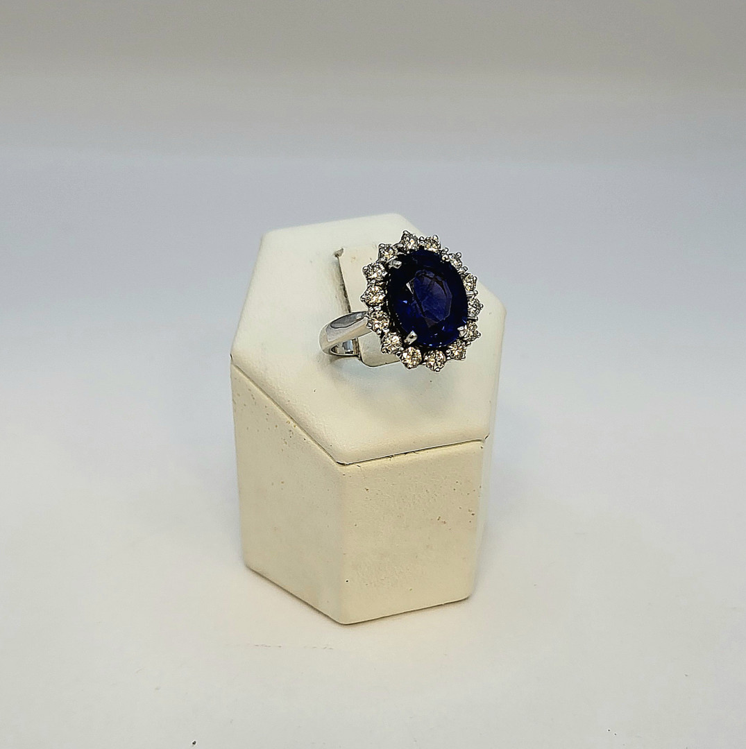 Anello oro pietra diamanti 