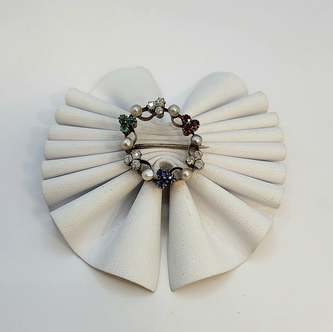 Spilla oro diamanti pietre madreperla