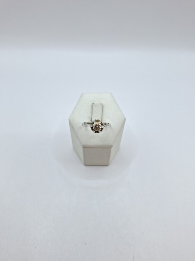 Anello oro con diamante 