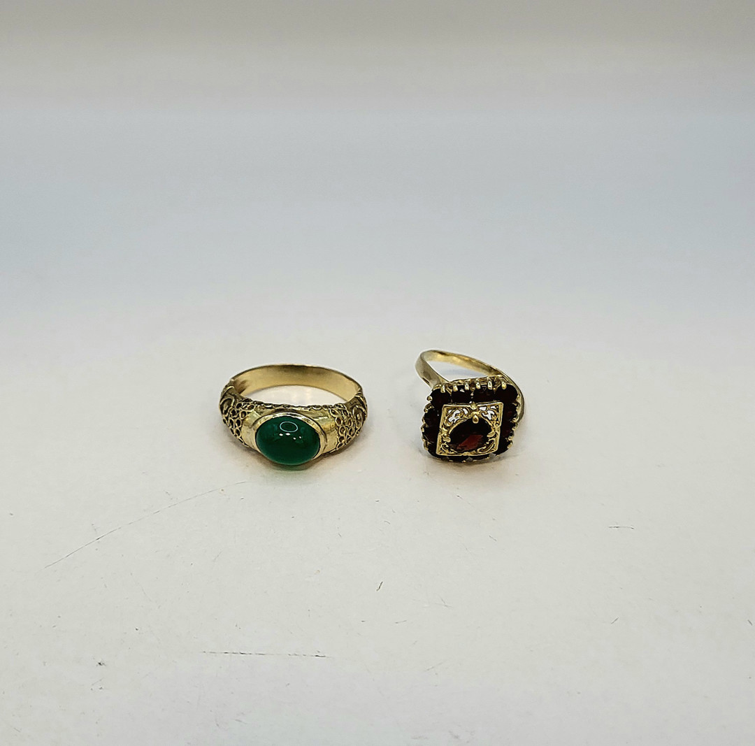 Due anelli oro pietre