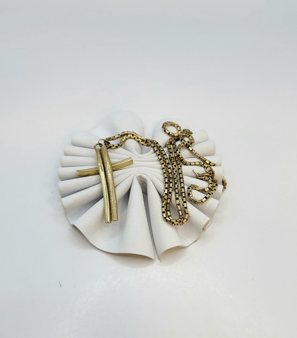 Collana e ciondolo oro