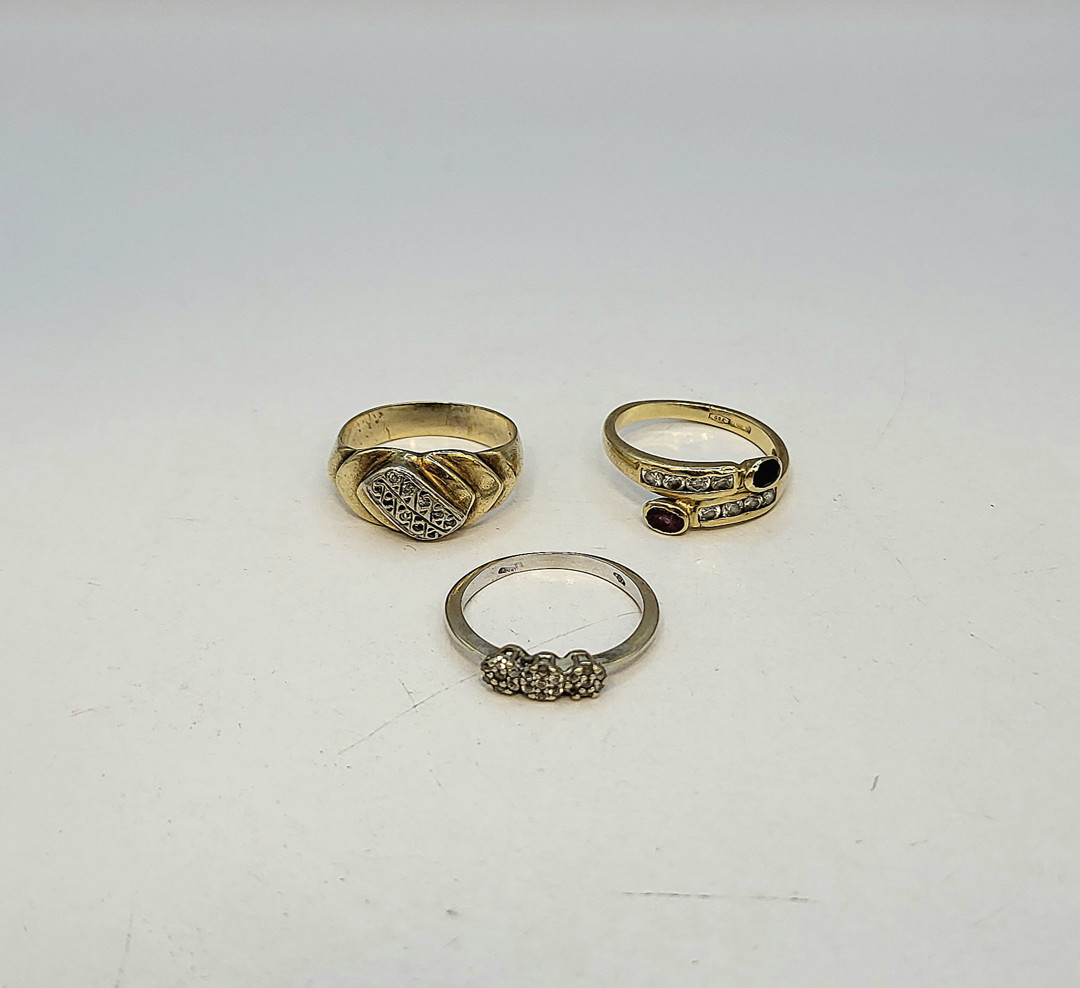 Tre anelli oro pietre