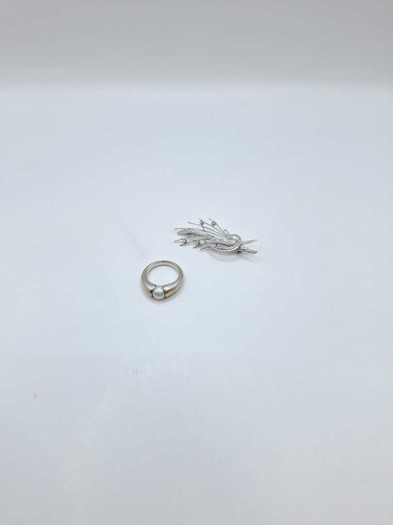 Anello e spilla oro perla pietre