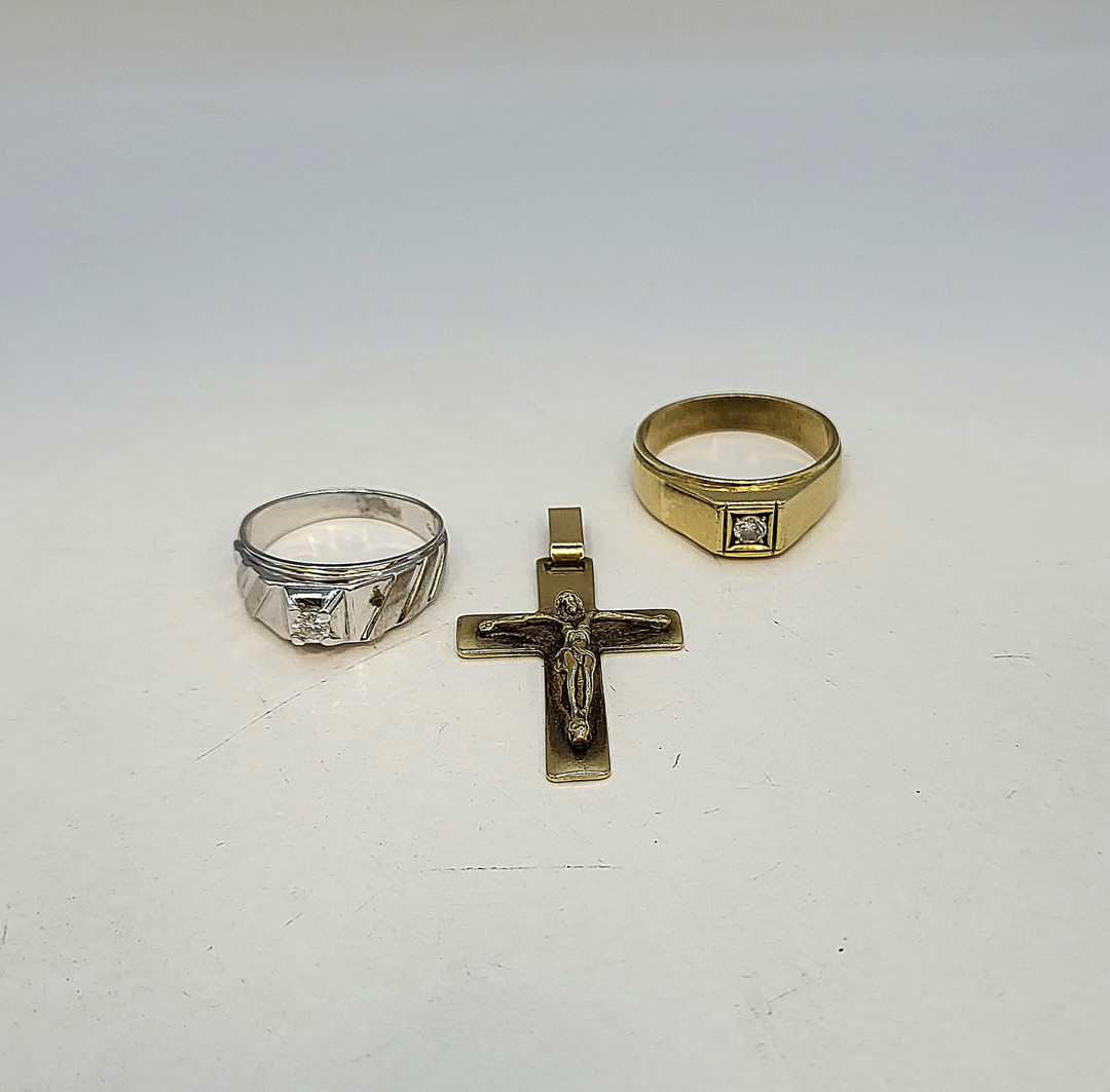 Due anelli oro diamanti