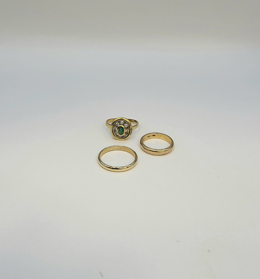 Tre anelli oro pietre