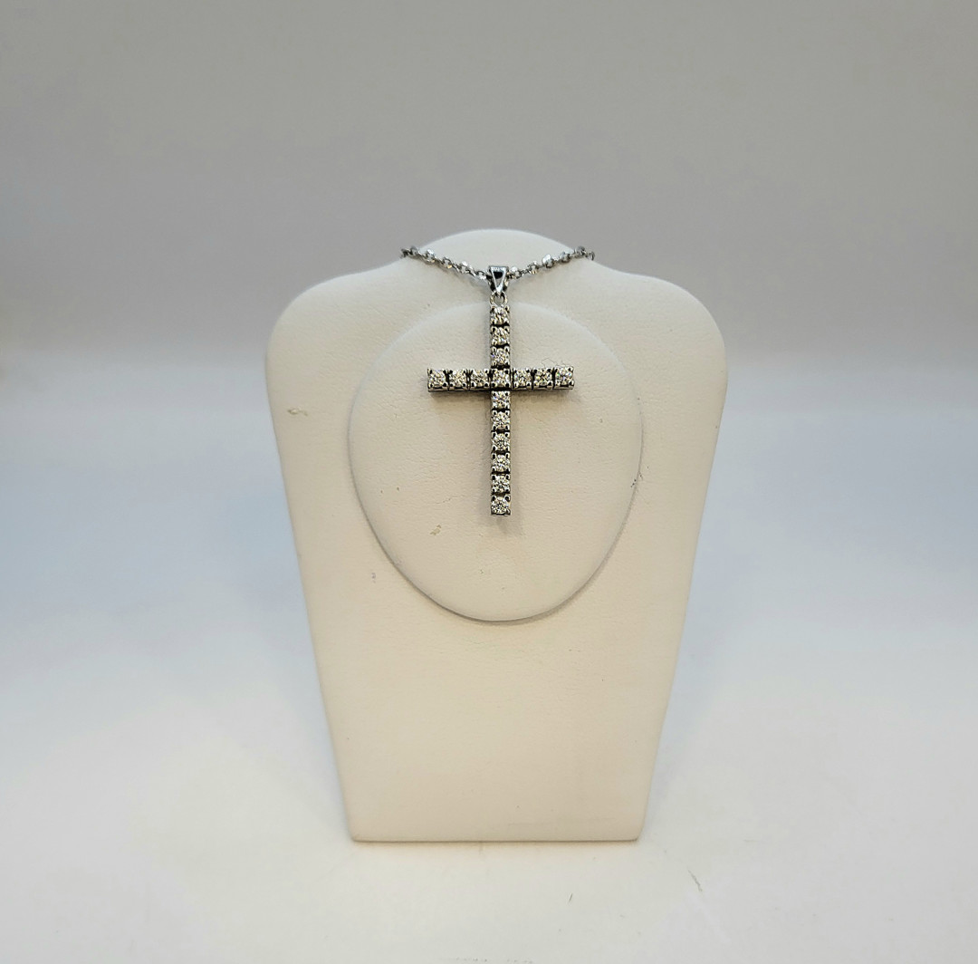 Collana e croce oro pietre
