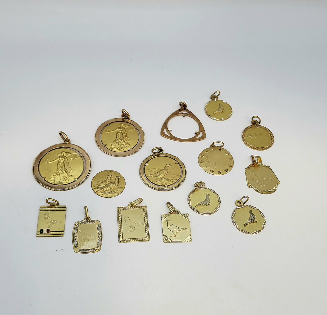 Varie medaglie oro 