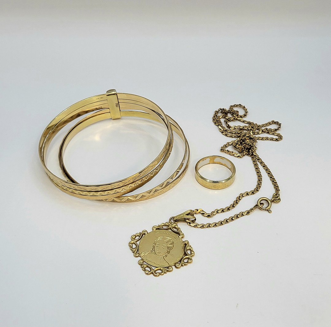 Vari oggetti oro 