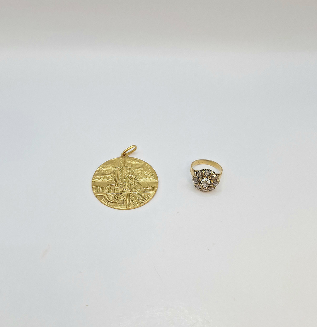 Ciondolo e anello oro diamanti smalti 