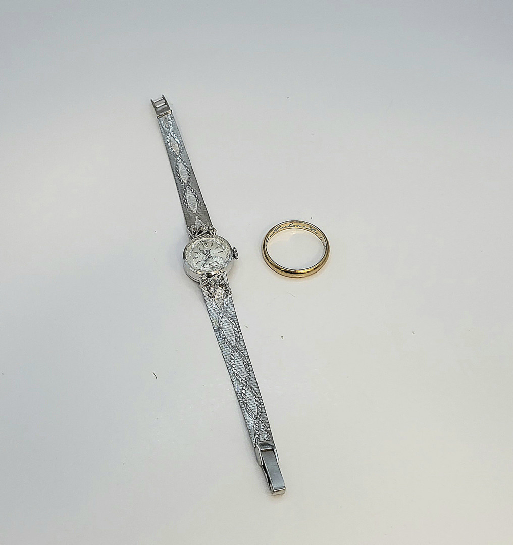 Orologio e anello oro pietre 