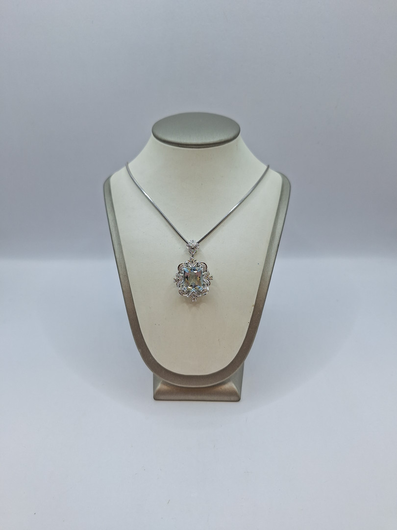 Catenina ciondolo oro pietra diamantini