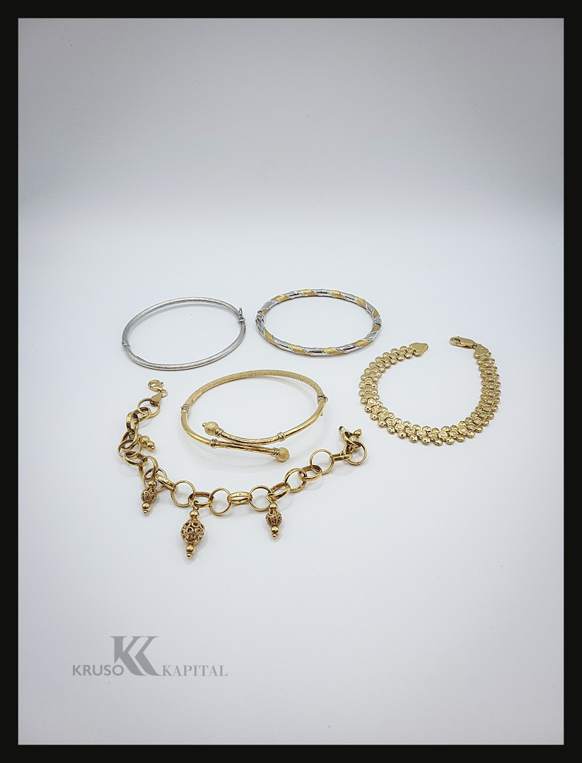 Cinque bracciali oro
