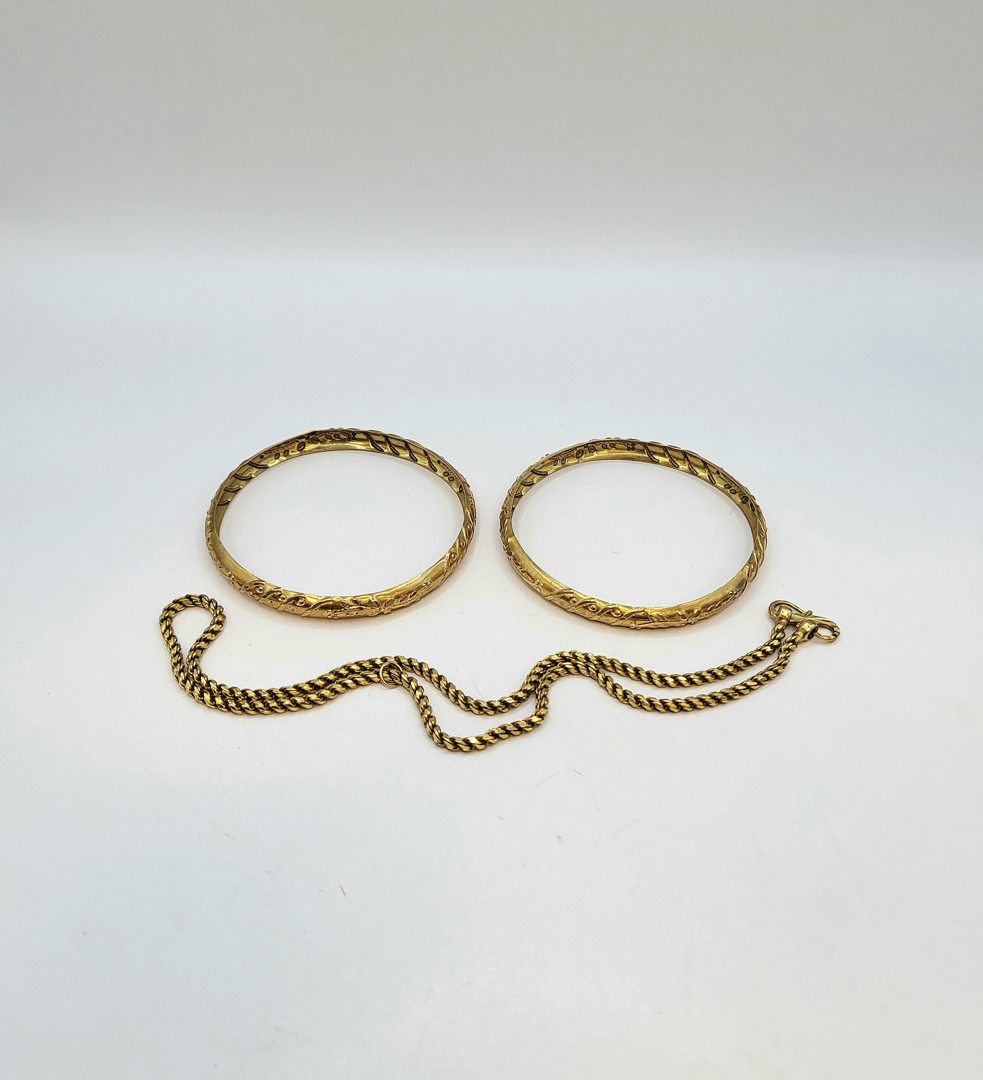 Collana e due bracciali oro 